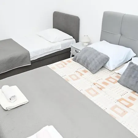 Andrea 杜布罗夫尼克